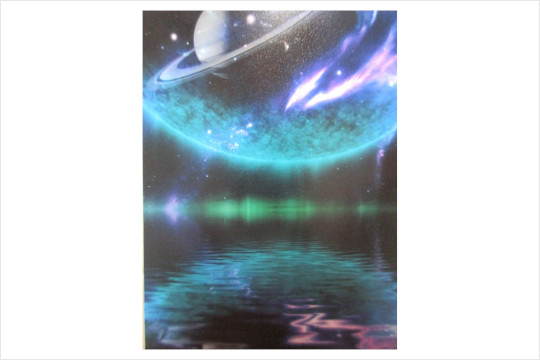 『マリンブルーの湖面』